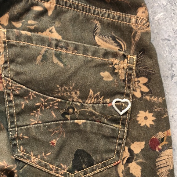 BRAND NEW Exceptionally Stylish Pants (Made in ITALY 🇮🇪) - Picture 9 of 10